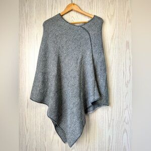 Fratelli Talli Gray Knit Asymmetric Poncho